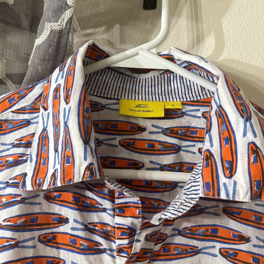 Roller Rabbit Button-Up Size Small - image 3